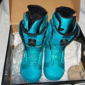 Womens snowboarding boots BOA